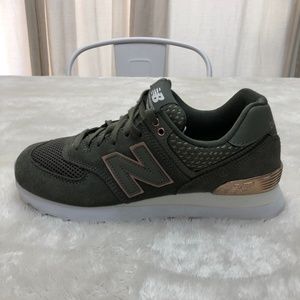 New Balance Women's 574 Olive Green Rose Gold Sneakers, size 6.5